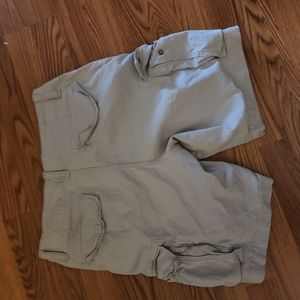 Old Navy Lived in Straight Cargo Built in Stretch Mens Shorts